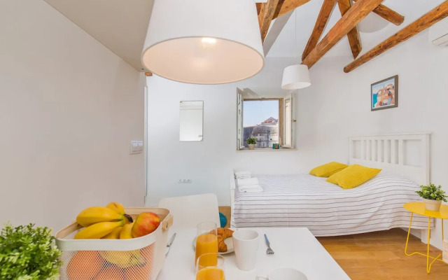 The Walls Studios by Irundo