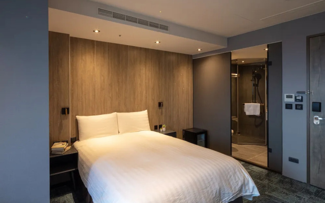 Roaders Plus Hotel Taipei Station