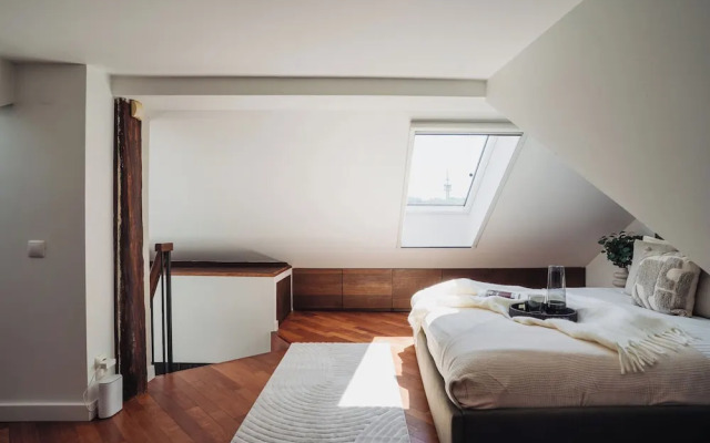 Riverside Nest - LoftAffair