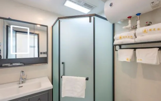 Luxia Inn (Huairou North Station University of Chinese Academy of Sciences Yanqi Lake Campus) – Bathroom – Beijing