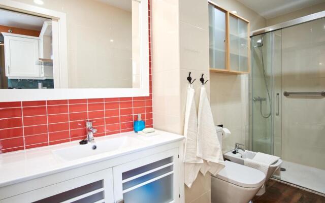 Rodrigo Triana Courtyard by Valcambre