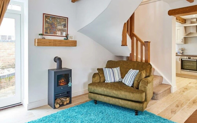 Host Stay The Snug