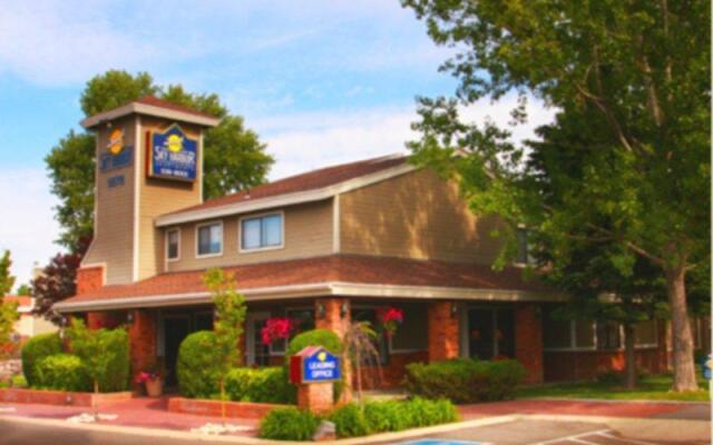 Sky Harbor Apartments
