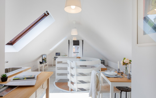 Newly Refurbished Loft Near City Center