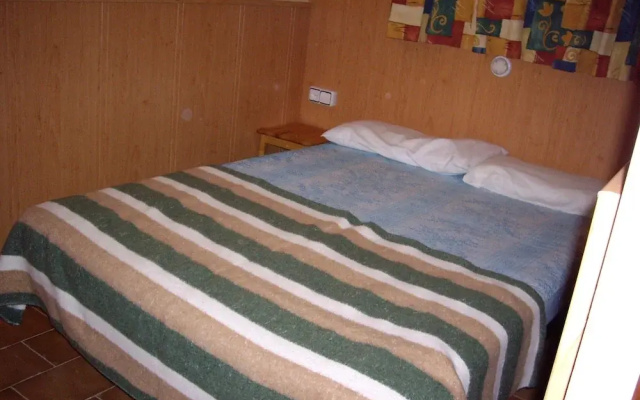 Bungalow in Cambrils Near Esquirol Beach