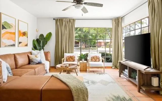 Mid-century Modern Oasis w Calm Backyard Escape