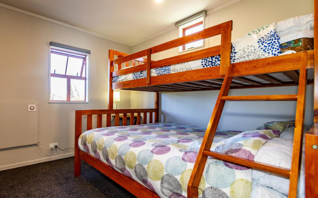 The Gingerbread House with Spa - Ohakune Holiday Home