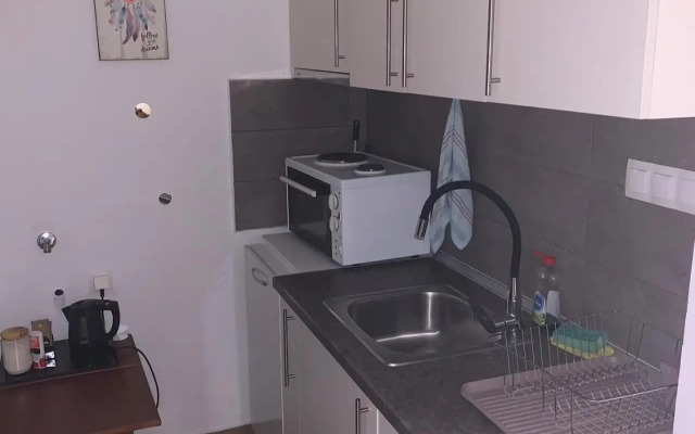 Agias Sofias 71C perfect studio