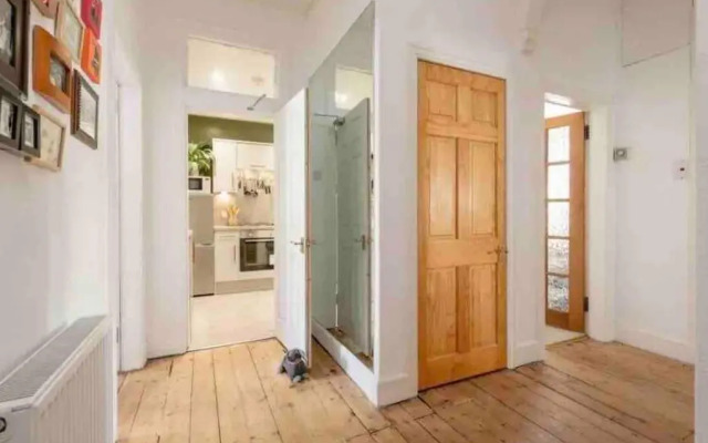 Cosy 2 Bedroom Flat in Edinburgh