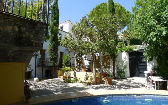 Salvatierra Guest House