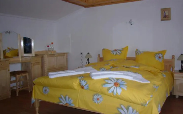 Momchil Unak Guest House