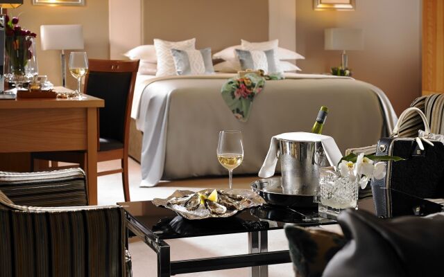 Westport Coast Hotel