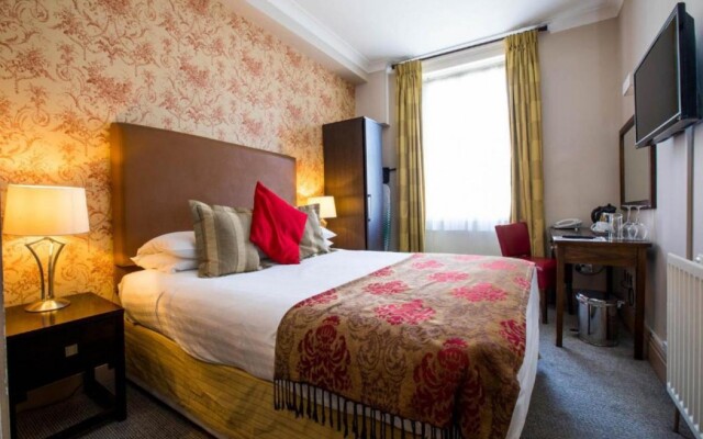 The Sun Hotel & Bar