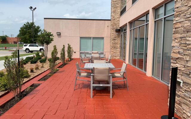 Holiday Inn Express & Suites Moore by IHG