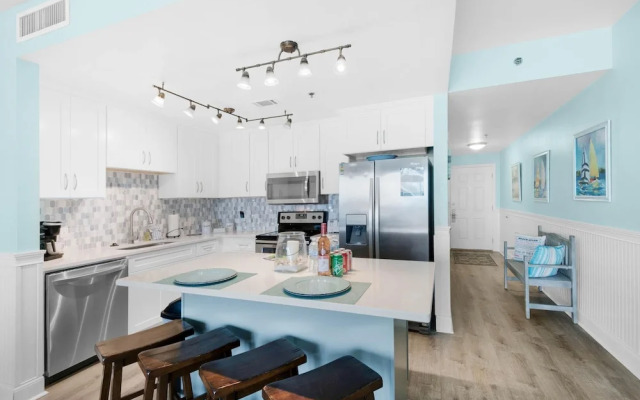 Laketown Wharf 1326