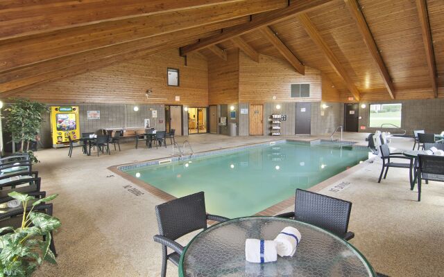 Boarders Inn & Suites by Cobblestone Hotels - Faribault