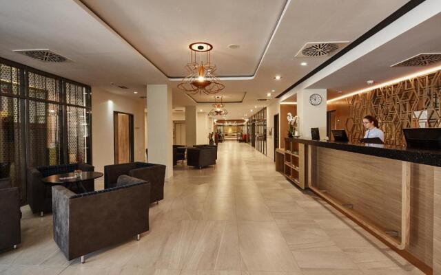 Thermal Hotel Balance Lenti