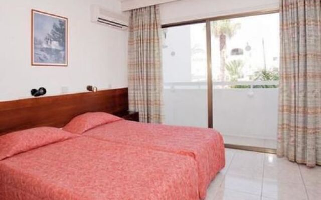 Melini Hotel Suites