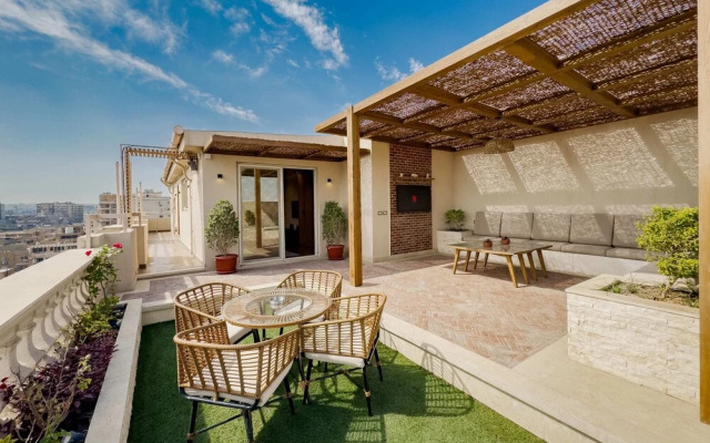 The 1bdr Rustic Rooftop w/ Wow Outdoor Terrace