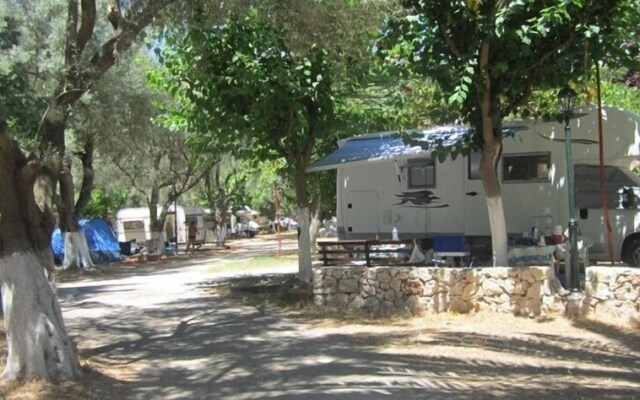Poros Beach Camping Bungalows