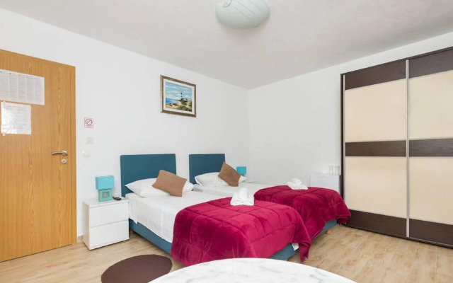 Peruzovic Rooms 2
