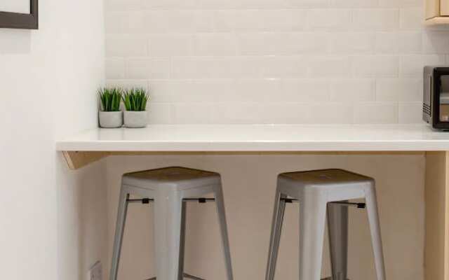 Perfect City Centre Location 50M From Princes St