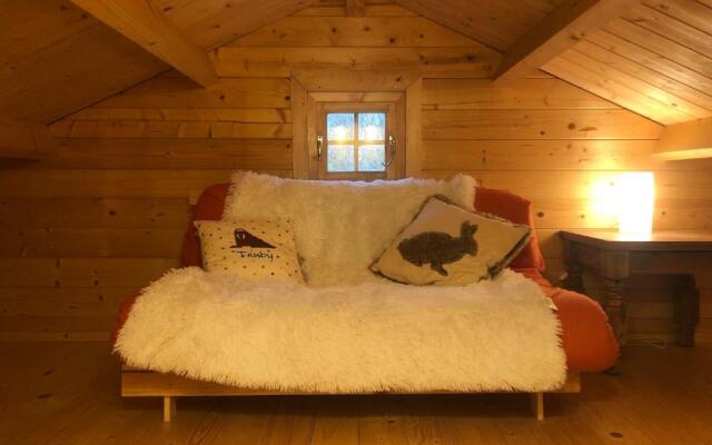 The Chalet @ Giltar Grove Country House