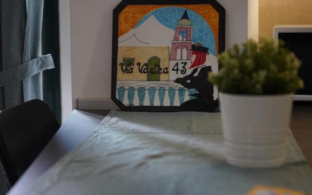 Via Vastea 43, tra il barocco e il mare