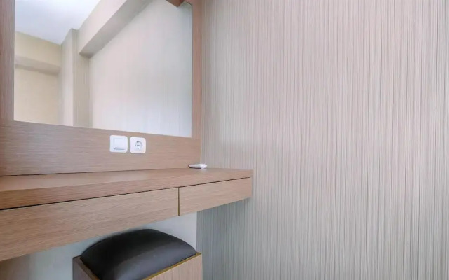 Comfy And Homey 2Br At Bassura City Apartment