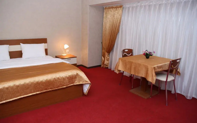 Riva Hotel