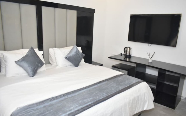 Rush Lagos Hotel Suites And Launge
