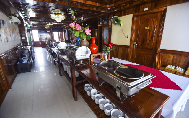 San San Hotel