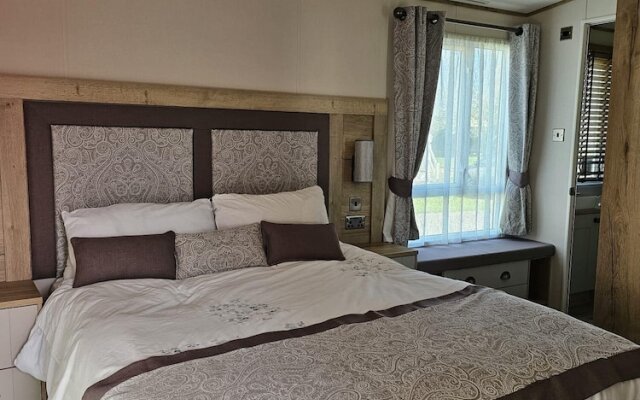 Premium 2 Bedroom Caravan With Free Wifi