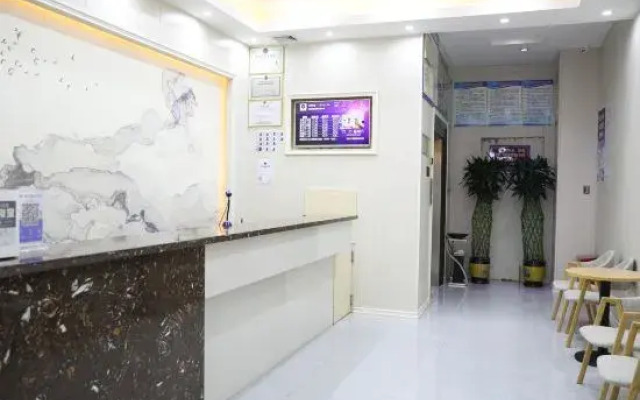 Shangjun Hotel (Hezhou Lingfeng Plaza Branch)