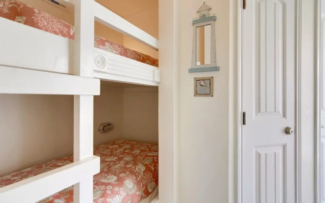 Seascape 1303 Studio Bedroom Condo by RedAwning