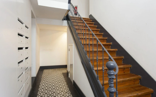 JOIVY Gorgeous 2-bed home, 3 mins from Lisbon Cathedral