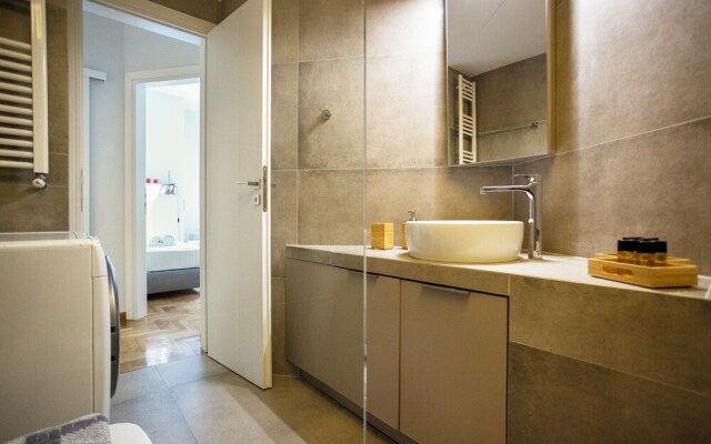 Trendy 2 bedroom Apartment 5min to metro