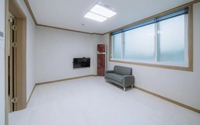 Geoje Swim Pension