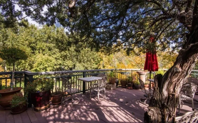 The Inn Above Oak Creek