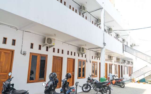 Formerly Reddoorz Syariah Jatisampurna Hospital