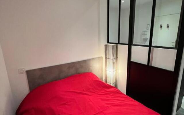 Studio tout équipé avec chambre indépendante