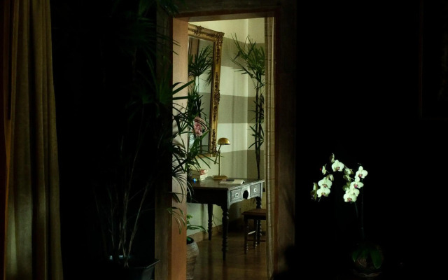 Chandra Residence