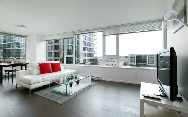 Convenient 2bdr 2BA Richmond Centre Condominium