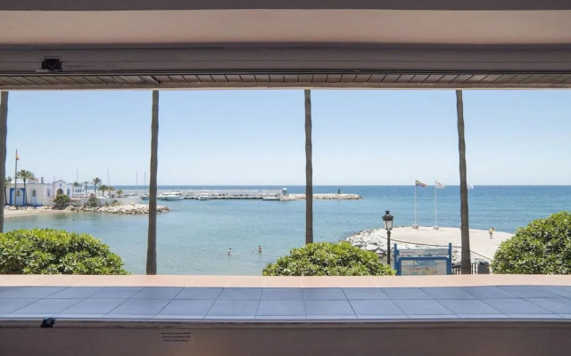 Eden Roc BeachFront Apartments