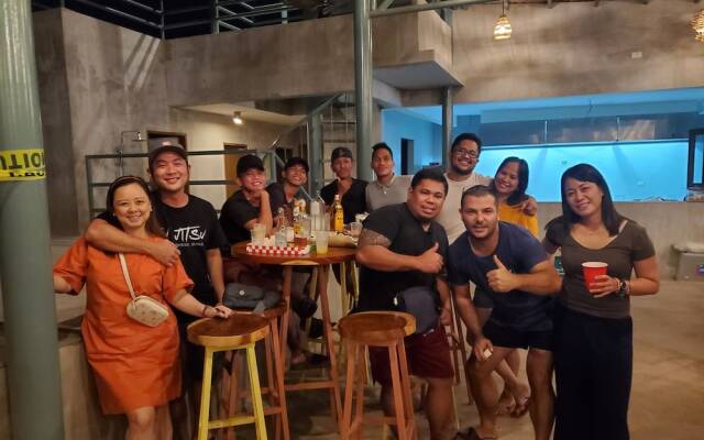 Outpost Hostel - Coron