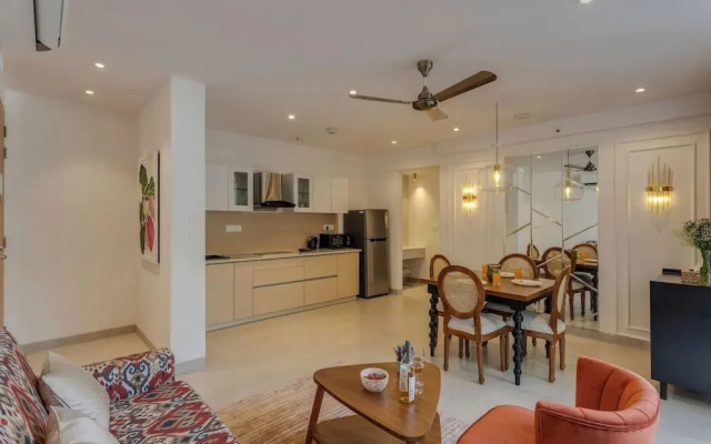 Hidden Gem Luxe Suite w Pool View - 1km to Beach