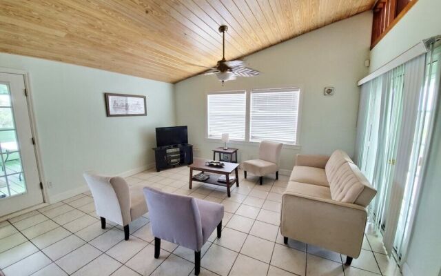 The Summer House - Upper