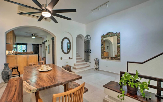 Updated Oceanside Townhome w/ Pool: Walk to Beach!