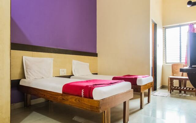 SPOT ON 49517 Hotel Hoysala Deluxe Lodging & Restaurant