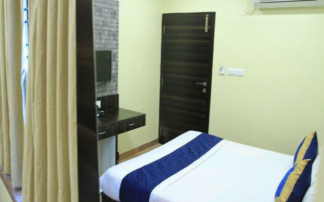 OYO 7790 Hotel Royal Height